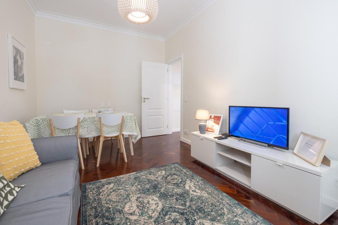 Casa Do Largo - Cozy Apartment In The City Center & With Ac Lisbon Exterior photo